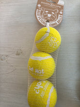 Load image into Gallery viewer, Dog’s Life Best Fetch-It Tennis Balls (Medium) – Squeaky Fetch Balls | 3 Pack