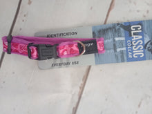 Load image into Gallery viewer, Rogz Classic Fashion Dog Collar Wild Heart 3 sizes