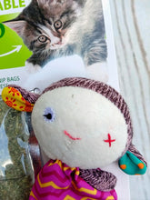 Load image into Gallery viewer, Sheep Refillable Catnip Cat Toy with 3 Catnip Teabags
